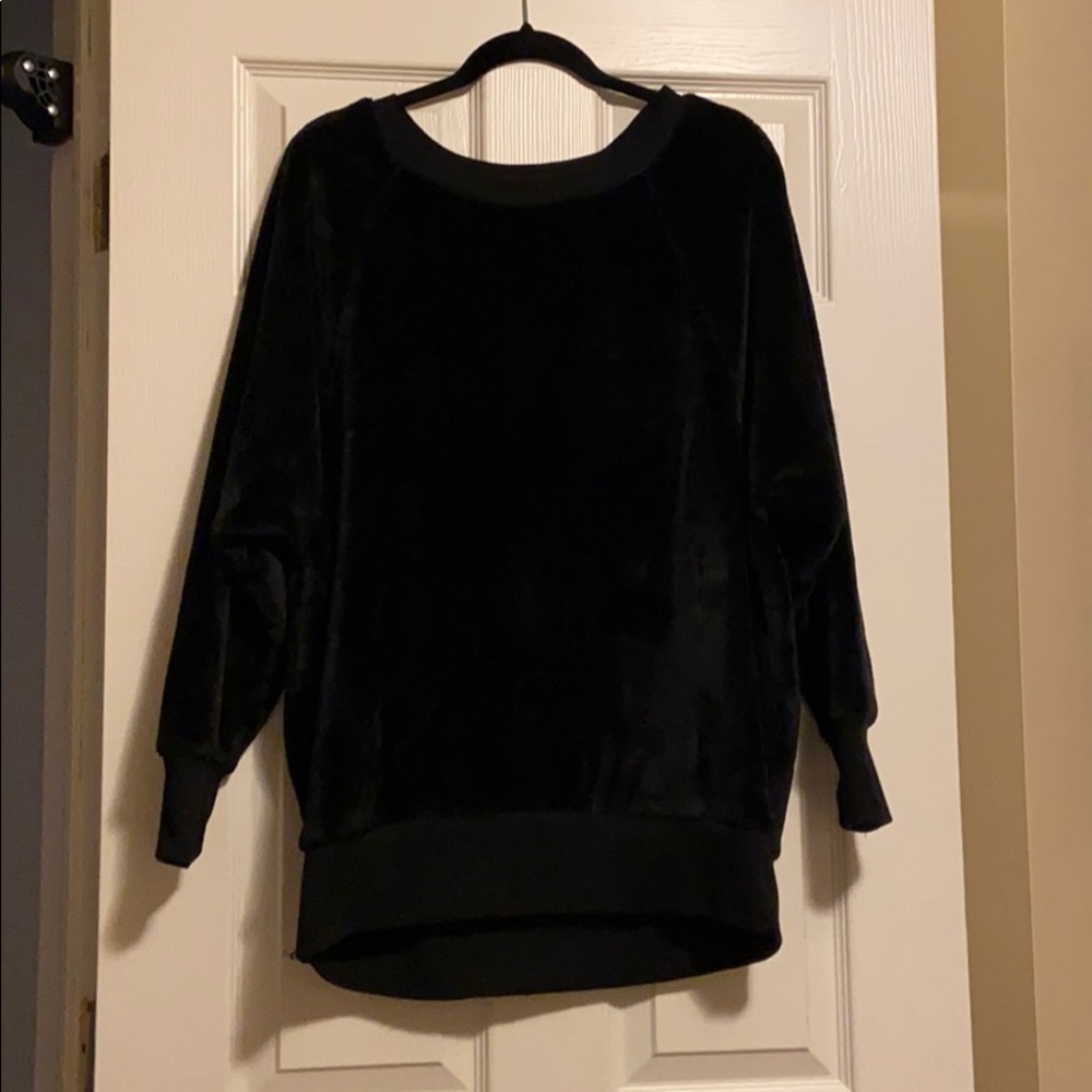 SO Black sweatshirt